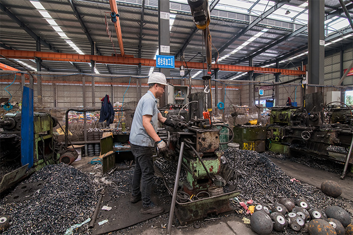 贺州网架配件-螺栓球加工车间