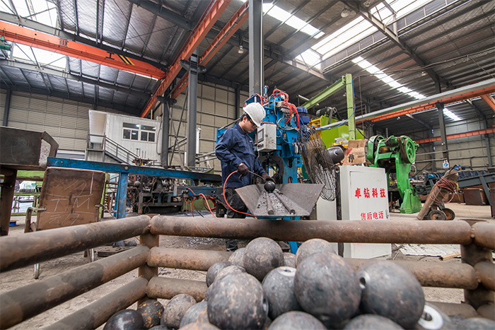 贺州网架配件-螺栓球加工车间